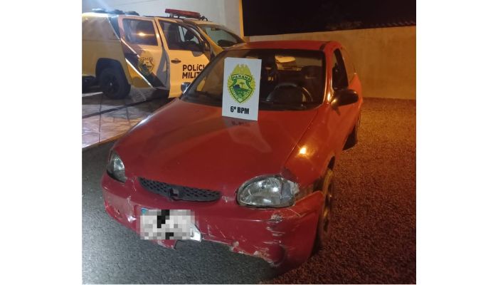 Foto- PMPR Três Barras – Após causar acidente carro é abandonado